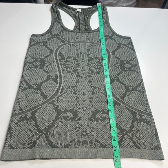 Lululemon Swiftly Tech Racerback Womens sz 6 
Heathered Gator Green Silverescent - Picture 9 of 11